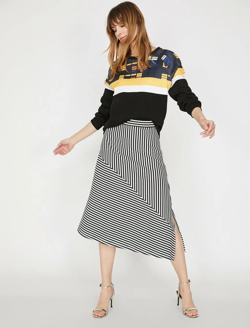 11899 Black Striped Midi Skirt