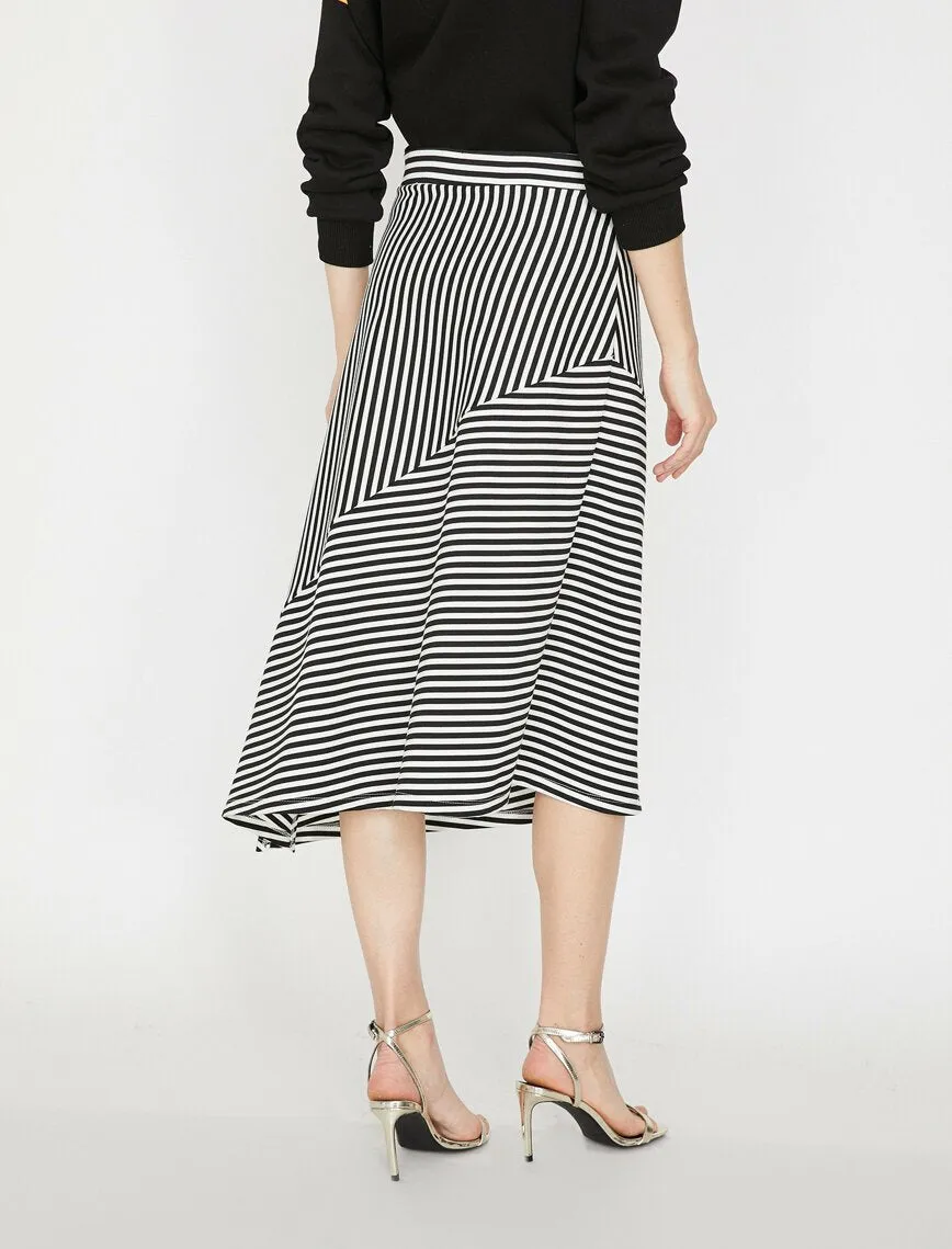 11899 Black Striped Midi Skirt