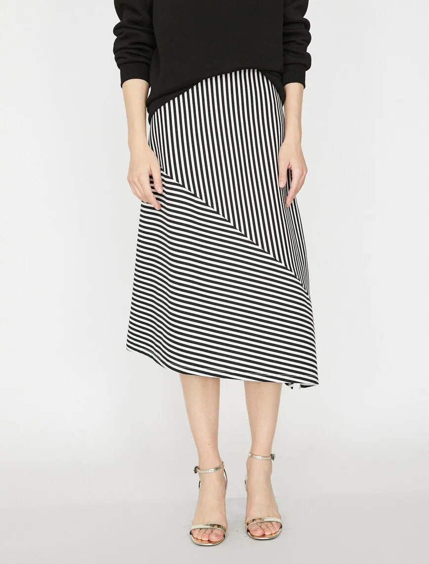 11899 Black Striped Midi Skirt