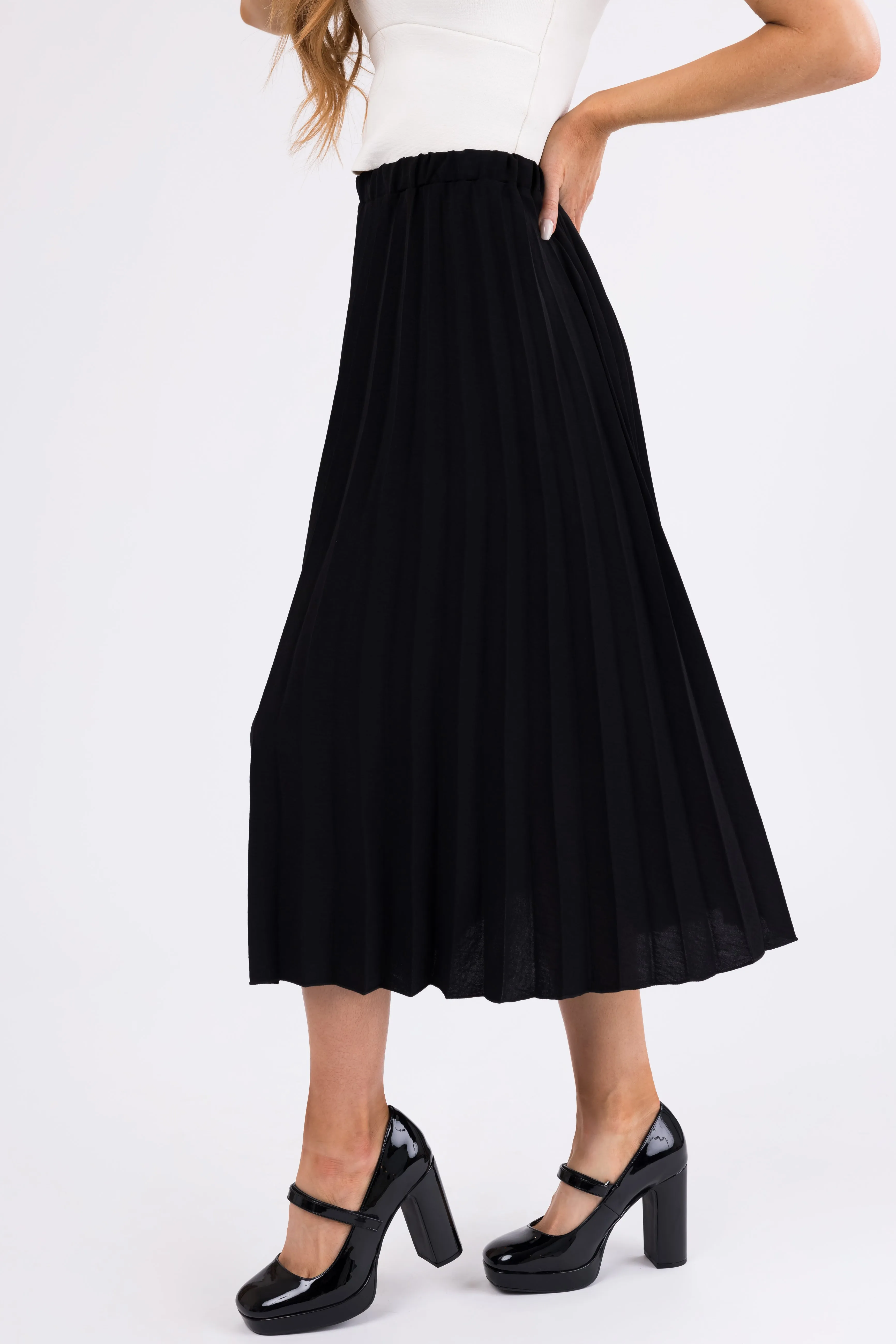 Black Pleated Elastic Waist Midi Skirt