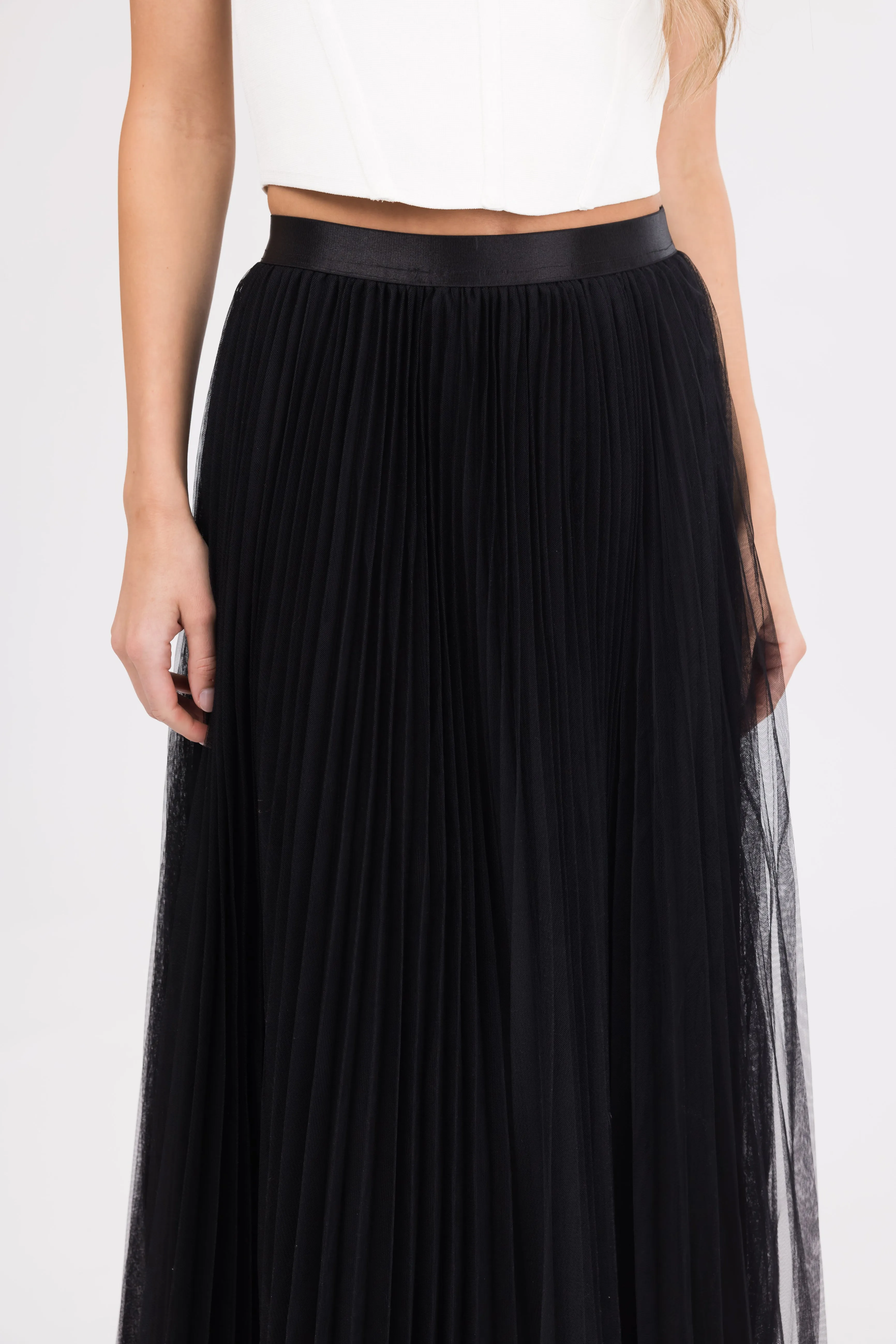 Black Pleated Tulle Elastic Waist Midi Skirt