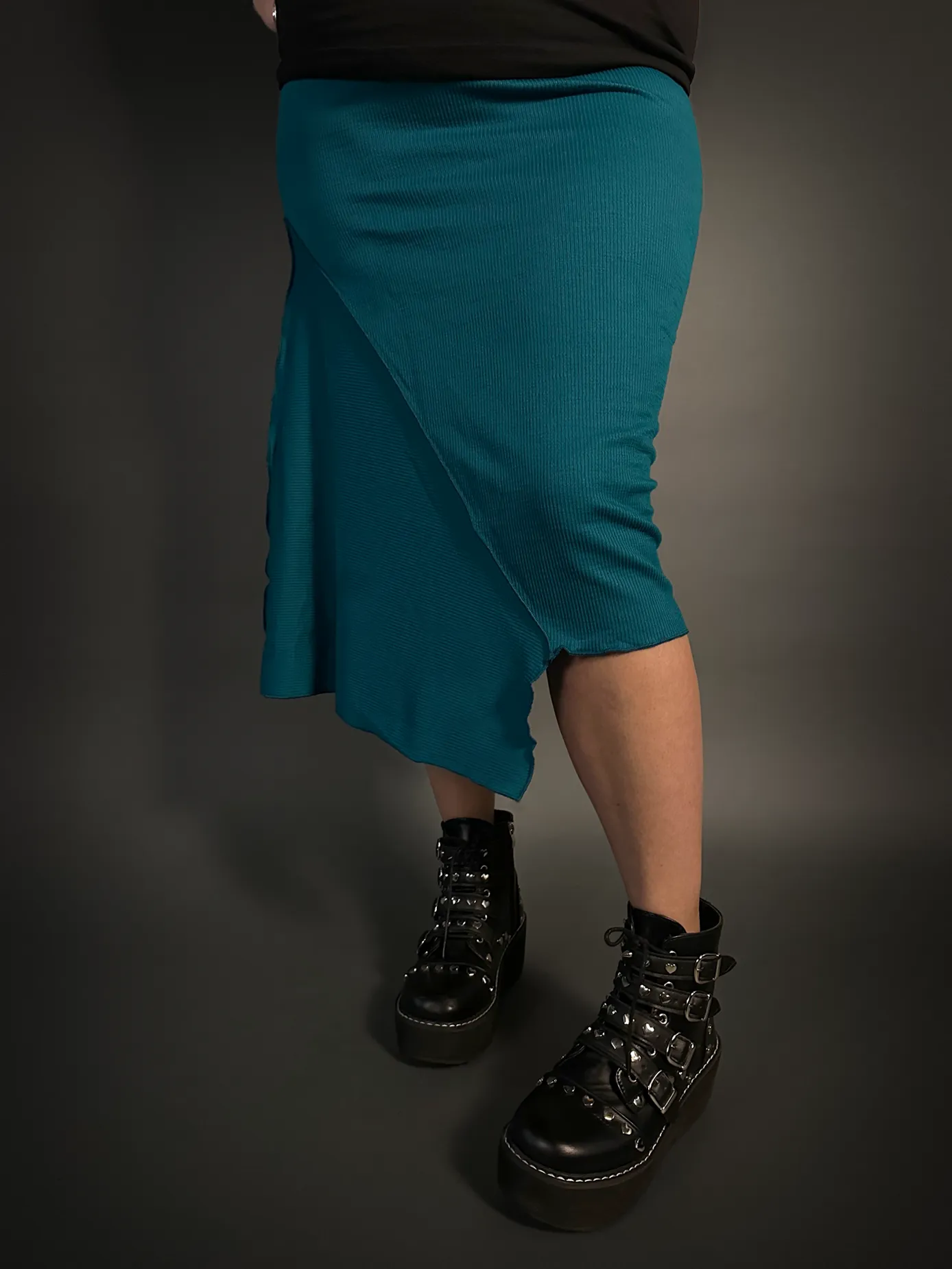 Outfit Set - Asymmetrical Stretch Midi Skirt in Emerald Blue & Front Slashed Bat T-Shirt