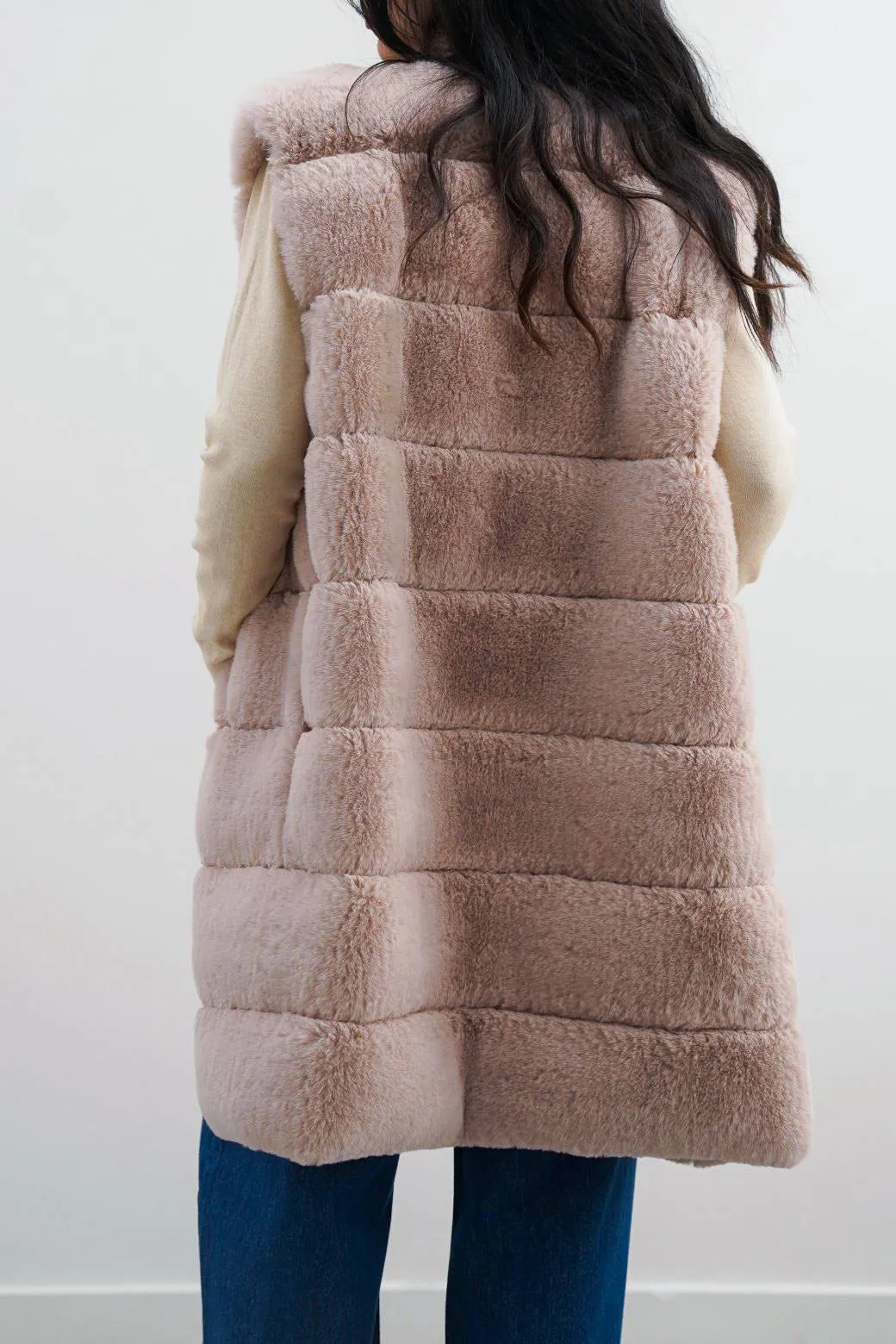 SLEEVELESS FUR COAT